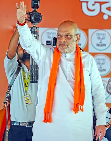 बंगाल चुनाव: अमित शाह आज चार रैलियां करेंगे, ममता बनर्जी के दो रोड शो