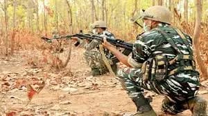 चाईबासा: सुरक्षाबलों से मुठभेड़ में कई नक्सलियों के हताहत होने की खबर, कोबरा के जवान घायल