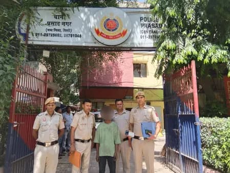 दिल्ली पुलिस की त्वरित कार्रवाई से तीन चोरी के मामले सुलझे : प्रसाद नगर में सेंधमार गिरफ्तार, चोरी का सामान बरामद