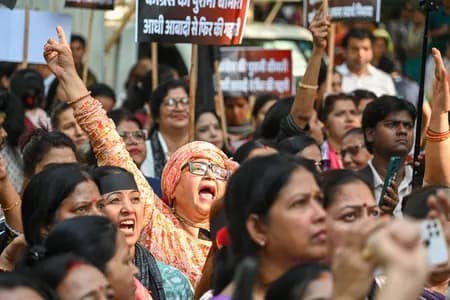 महिला आरक्षण बिल पर सियासी संग्राम, दिल्ली में भाजपा ने किया राहुल गांधी के घर के बाहर प्रदर्शन