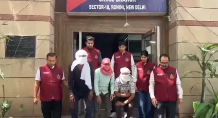 दिल्ली: नांगलोई में गैर-कानूनी एलपीजी रिफिलिंग रैकेट का भंडाफोड़; 96 सिलेंडर जब्त, 3 गिरफ्तार