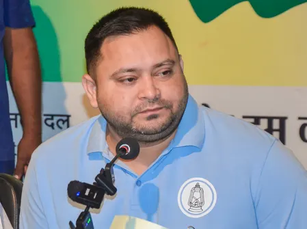 बिहार के  युवाओं के साथ अन्याय और विश्वासघात कर रही एनडीए सरकार : तेजस्वी यादव