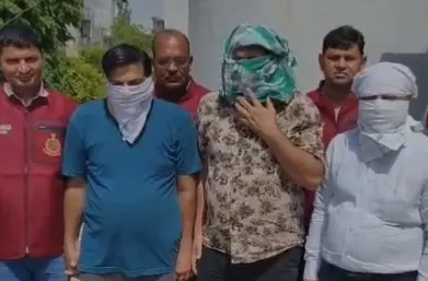 दिल्ली: करोल बाग में नकली UNO Minda स्विच बनाने वाला रैकेट पकड़ा, तीन आरोपी गिरफ्तार