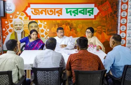 बंगाल में परियोजनाओं के कार्यान्वयन को भाजपा की जिलास्तरीय समितियां प्रशासन संग करेंगी समन्वय