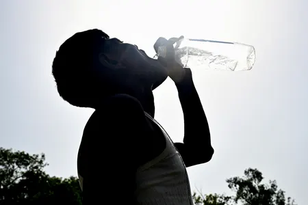 ल्ली-एनसीआर में येलो अलर्ट जारी, तेज आंधी और हल्की बारिश के आसार