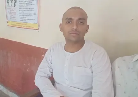 मथुरा में फर्जी साधु गिरफ्तार, ऑनलाइन प्रवचन के जरिए युवतियों को फंसाकर करता था शोषण