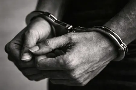 दिल्ली पुलिस की बड़ी कार्रवाई, चोरी के मोबाइल अनलॉक कर बेचने वाले दो आरोपी गिरफ्तार