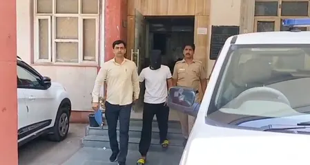 दिल्ली पुलिस ने ऑटो लिफ्टर को किया गिरफ्तार, चोरी की दो गाड़ियां बरामद