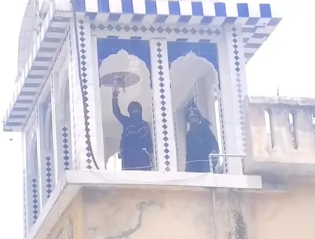 उत्तराखंड: नगरासू गुरुद्वारे की छत पर डटे निहंग सिख, भगवंत मान ने धामी से की बात