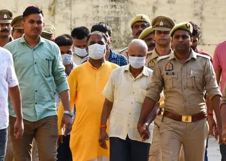 राम मंदिर चढ़ावा केस: आरोपियों और ट्रस्ट के बैंक रिकॉर्ड जांच के दायरे में