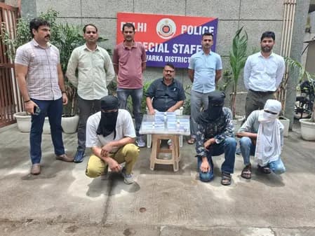 दिल्ली पुलिस की बड़ी सफलता, लग्जरी कार सवार तीन लुटेरे गिरफ्तार