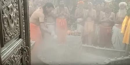 सावन के पहले सोमवार पर महाकाल मंदिर में भक्तों का जनसैलाब, भक्तिमय हुआ माहौल