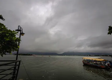 दिल्ली-NCR का मौसम बदला, बारिश से तापमान रहेगा काबू में; उमस परेशान करेगी