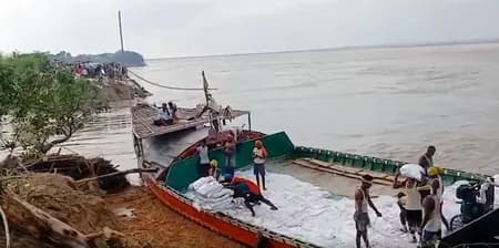 गंगा के तटबंध में दरार से भागलपुर में बाढ़, ऊर्जा मंत्री का आवास जलमग्न
