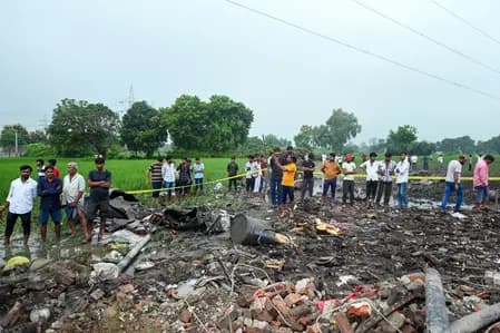 कौशांबी ब्लास्ट: 11 मौतों के बाद पुलिस पर कार्रवाई, मुख्य आरोपी नौशाद मुठभेड़ में दबोचा