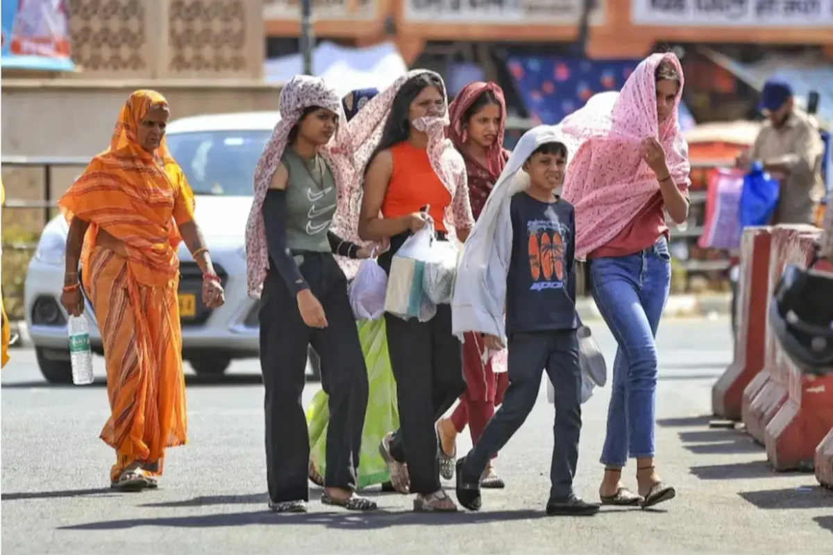 कार्तिक मास में सुबह-शाम गुलाबी सर्दी का आभास, दिन में धूप की तपिश कर रही बेचैन