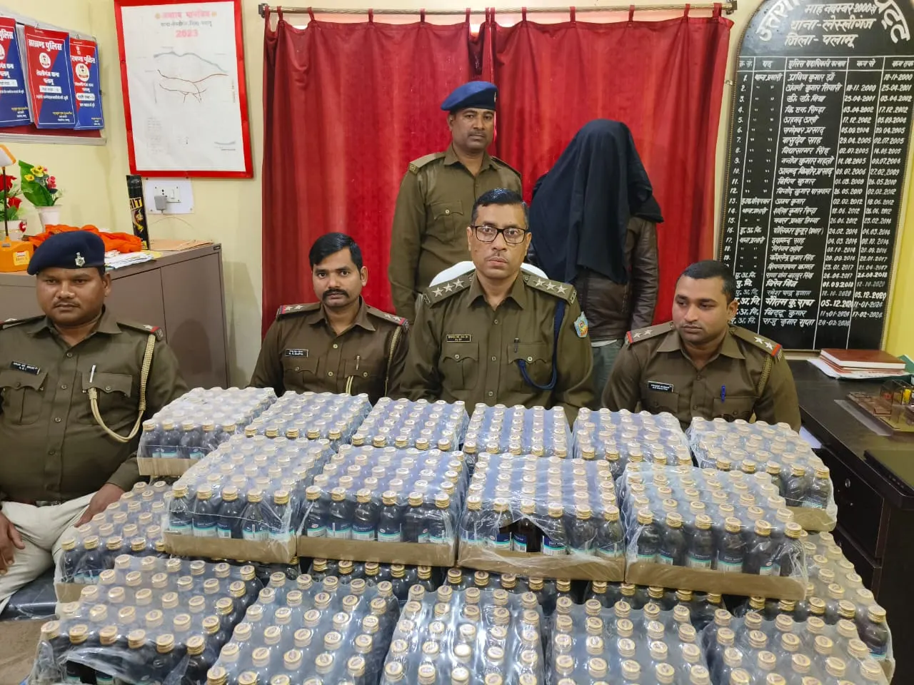 पलामू में लाखों की प्रतिबंधित सिरप बरामद, सप्लायर गिरफ्तार