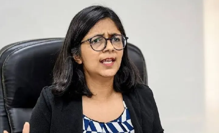 स्वाति मालीवाल ने किया संगम विहार का दौरा, कहा-यहां के लोग नरक में जी रहे