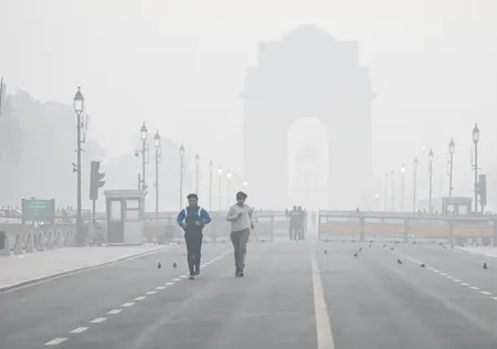 दिल्ली में हवा की गुणवत्ता फिर से 'बहुत खराब' श्रेणी में पहुंची, एक्यूआई 331