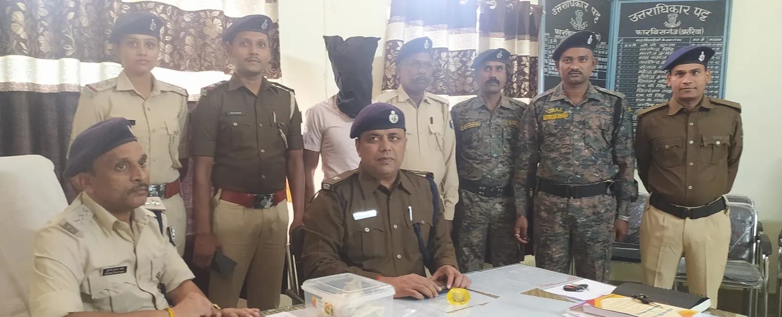 फारबिसगंज में मादक पदार्थ व अवैध हथियार के साथ तस्कर गिरोह का सरगना गिरफ्तार