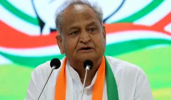 अनाथ बच्चों की दुर्दशा पर पूर्व सीएम ने जताई चिंता, सरकार को घेरा