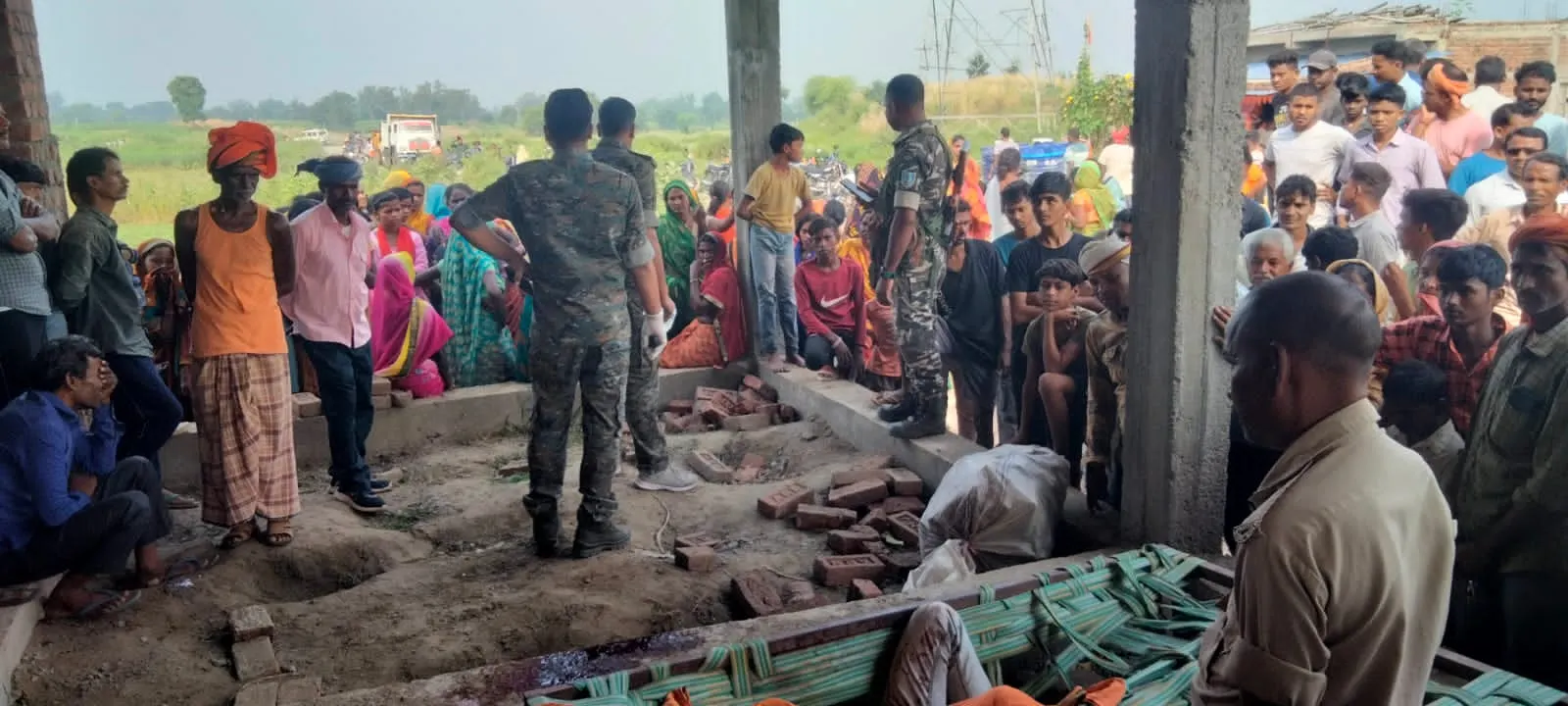 तेज धारदार हथियार से युवक की हत्या, 4 घंटे बाद उठा शव