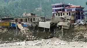 उत्तराखंड में बारिश बनी आफत, केदारधाम के मुख्य पड़ाव सोनप्रयाग में पार्किंग बही, खतरे में आवासीय क्षेत्र
