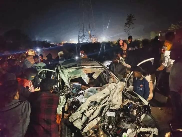 रॉन्ग साइड से आ रही कार को डंपर ने मारी टक्कर, कार सवार सभी 5 युवकों की मौत