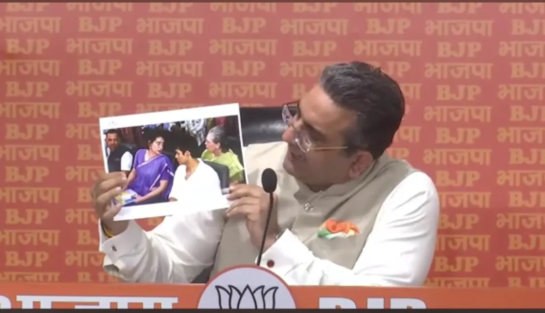 प्रियंका के हलफनामे पर भाजपा हमलावर, कहा- नकली गांधी परिवार दलितों का अपमान करने में पीछे नहीं