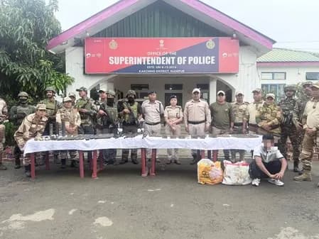 मणिपुर में दो बड़े नेताओं समेत आठ उग्रवादी गिरफ्तार, हथियारों का जखीरा जब्त