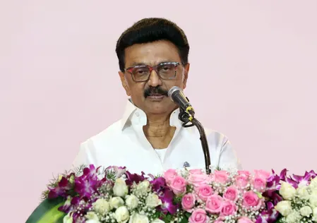 तमिलनाडु में सियासी संग्राम : एमके स्टालिन ने टीवीके सरकार पर लगाया 'डर्टी पॉलिटिक्स' का आरोप