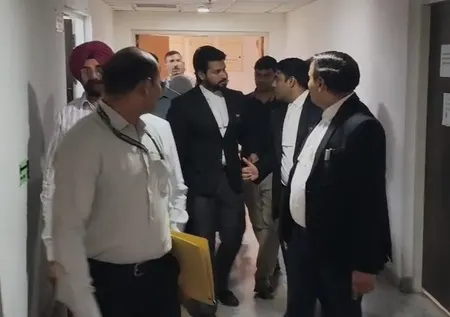 नीट पेपर लीक मामला: पीवी कुलकर्णी और मनीषा वाघमारे की कोर्ट में पेशी, सीबीआई ने मांगी 14 दिन की कस्टडी