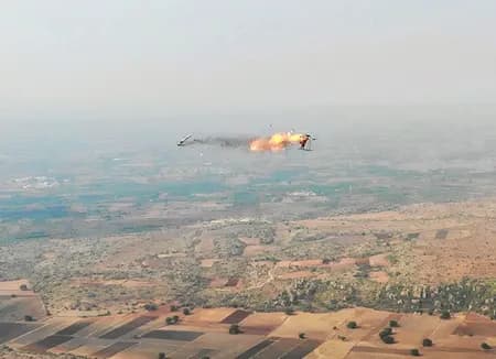 ईरानी ड्रोन को यूएई की वायुसेना ने रोका, खाड़ी में तनाव गहराया