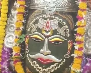 अधिकमास द्वादशी पर बाबा महाकाल की अलौकिक भस्म आरती, मंदिर परिसर में 'हर-हर महादेव' की गूंज