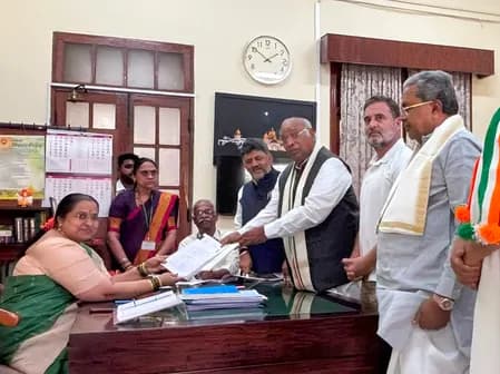 बेंगलुरु: मल्लिकार्जुन खड़गे ने राज्यसभा नामांकन दाखिल किया, राहुल गांधी और डीके शिवकुमार रहे मौजूद