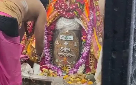 आषाढ़ माह के पहले दिन रजत चंद्र, त्रिशूल, त्रिपुंड से सजे बाबा महाकाल, राजा स्वरूप में भव्य शृंगार