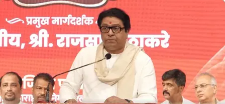 'मिसिंग लिंक' विवाद पर फडणवीस पर बरसे राज ठाकरे