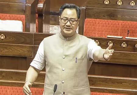 पेपर लीक पर सदन में चर्चा को तैयार सरकार, रिजिजू बोले- विपक्ष तय करे समय