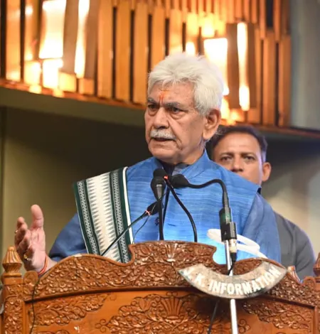 पीड़ित परिवारों के पुनर्वास का नया अध्याय, सरकारी नौकरियों पर एलजी सिन्हा का जोर