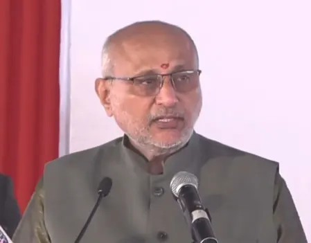 ‘हर घर तिरंगा’ रैली को सीपी राधाकृष्णन ने दिखाई हरी झंडी, बोले- ‘वंदे मातरम’ ने स्वतंत्रता आंदोलन को दी नई ऊर्जा