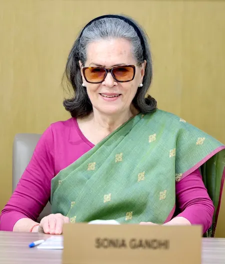 सोनिया गांधी की किताब पर सियासी घमासान, भाजपा-कांग्रेस आमने-सामने