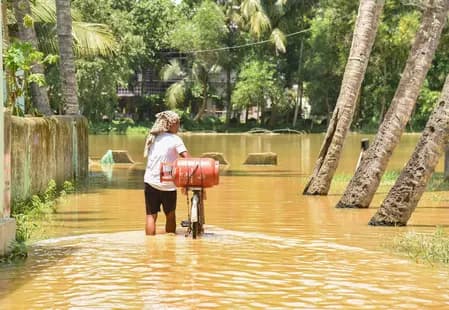 बाढ़ से ओडिशा में हालात गंभीर, सात जिलों के लाखों लोग प्रभावित