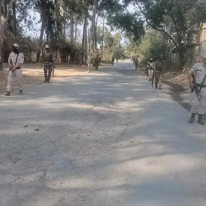 मणिपुर पुलिस ने 330 लोगों को लिया हिरासत में