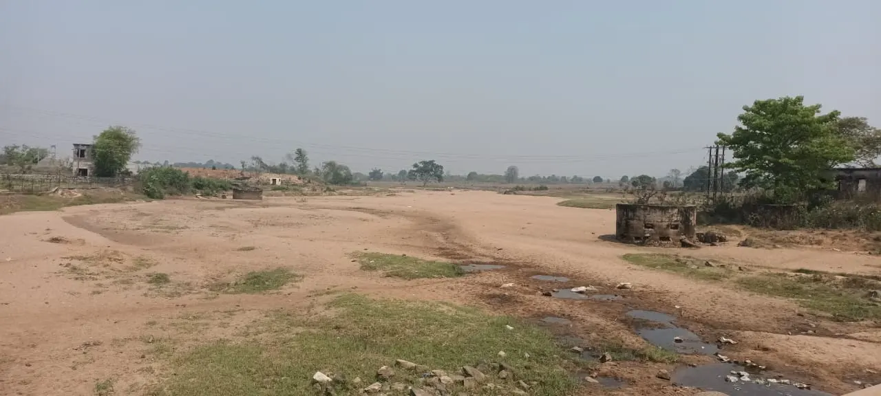 सूख चुकी हैं खूंटी की तमाम नदियां, इंसानों के साथ-साथ पशु-पक्षियों पर भी आफत