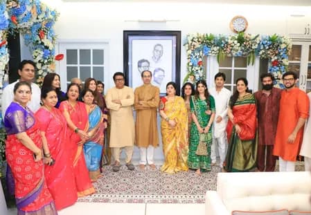 महाराष्ट्र : 20 साल बाद राज ठाकरे के घर पहुंचे उद्धव ठाकरे, 'शिवतीर्थ' में किए गणपति बप्पा के दर्शन