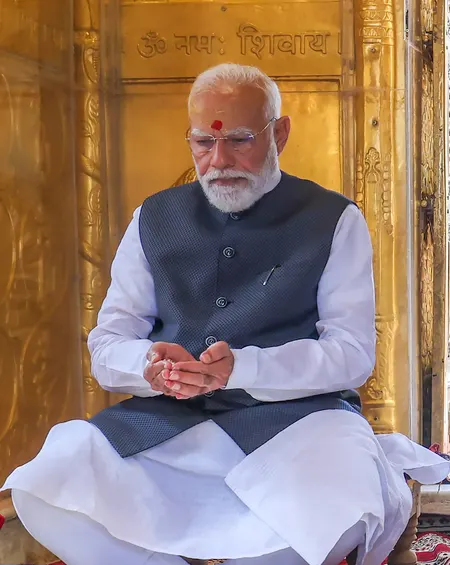 विनम्रता, क्षमाशीलता और उत्तम आचरण ही व्यक्तित्व के सच्चे आभूषण हैं: पीएम मोदी
