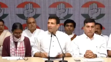 कांग्रेस ने नामांकन रद्द होने को 'सीट की चोरी' बताया, भाजपा और आयोग पर मिलीभगत का आरोप