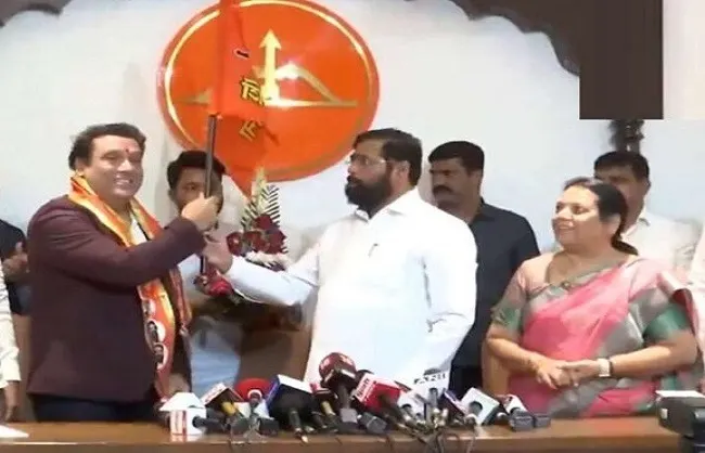 फिल्म अभिनेता और पूर्व सांसद गोविंदा शिवसेना के शिंदे गुट में शामिल