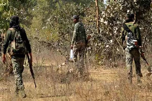 छत्तीसगढ़ः मुठभेड़ में अबतक 03 नक्सली ढेर, 1200 जवानों ने इलाके को घेरा, कई नक्सली घिरे
