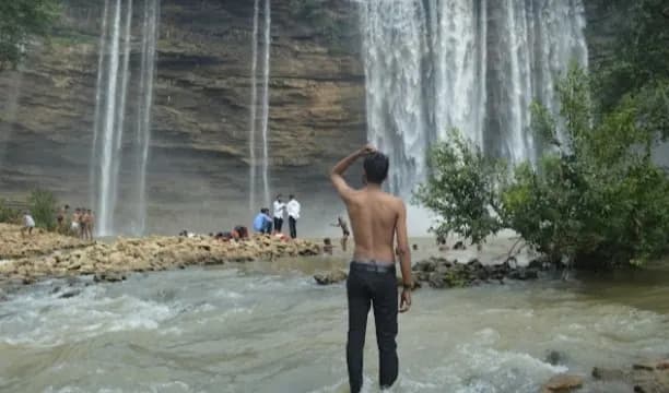 बृहस्पति कुंड जलप्रपात में बनेगा भारत का तीसरा ग्लास ब्रिज